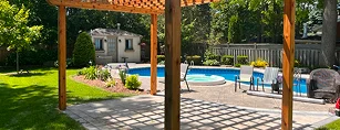 luxury pools img